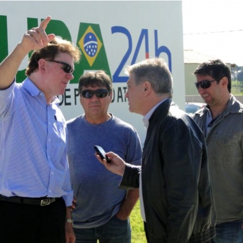 Prefeito Dr. Denig e deputado Beto Tricoli visitam Unidade de Pronto Atendimento no Cerejeiras